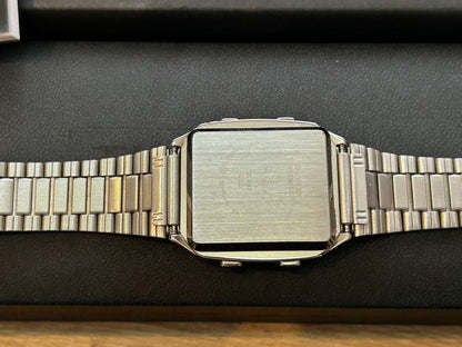 TIMEX Q デジタルクロノグラフ Reissue Digital Men's Watch — Japanese