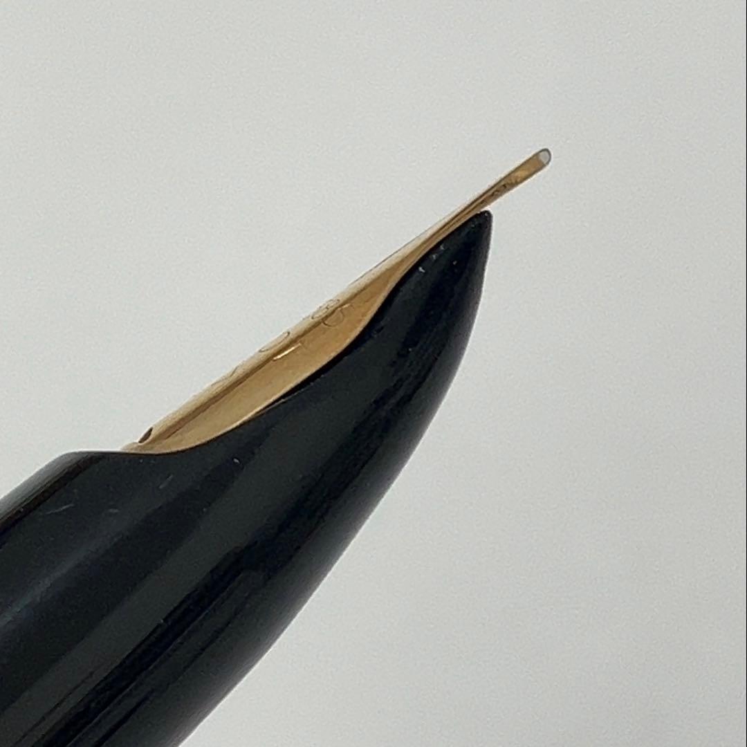 Pilot fountain pen with leather wrap and fine K14 nib, near unused condition, 13.2 cm length