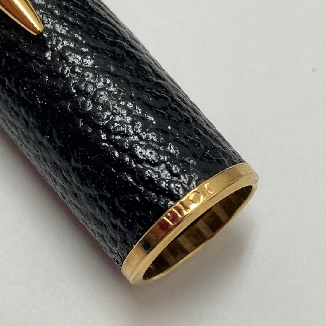 Pilot fountain pen with leather wrap and fine K14 nib, near unused condition, 13.2 cm length