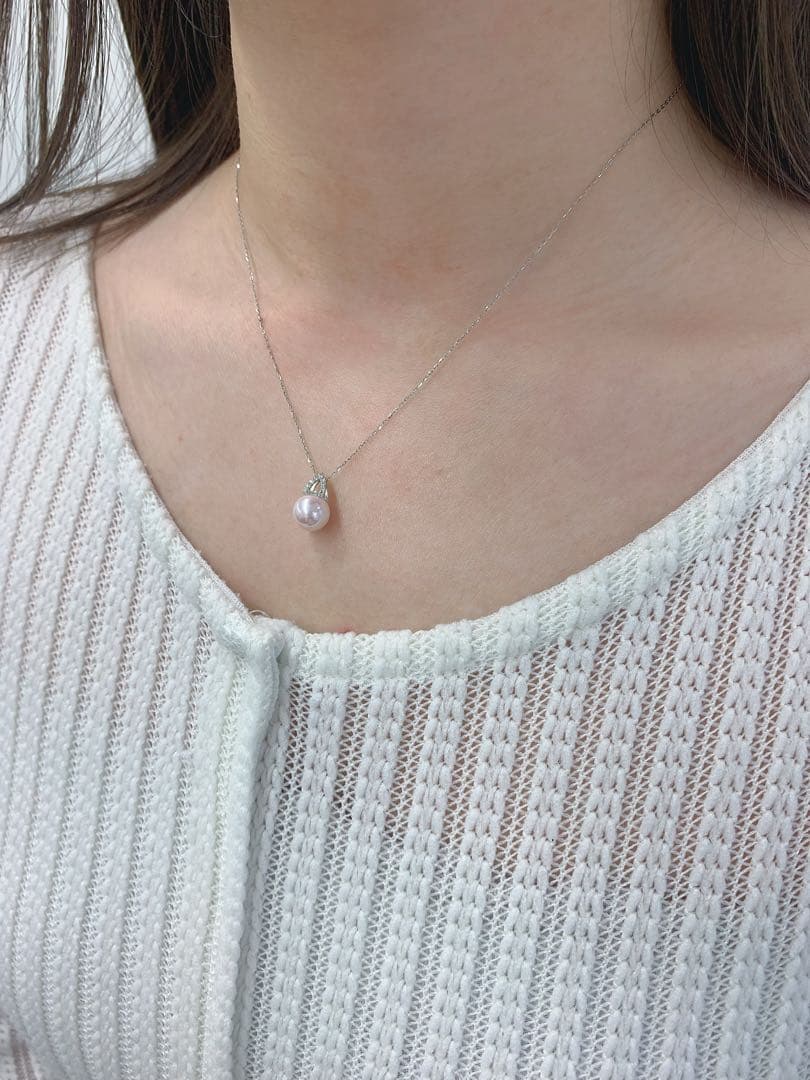 Akoya pearl necklace with 8-8.5mm pearls, 0.05ct diamond, and a 45cm platinum adjustable chain