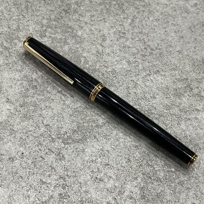 Pilot 18K nib fountain pen model H276 with fine gold nib and black body featuring gold-colored fittings and cap style design