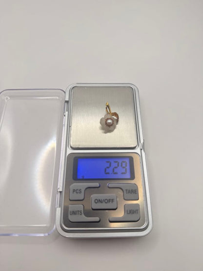 TASAKI K18 yellow gold flower motif pendant top with a 4.4mm baby pearl
