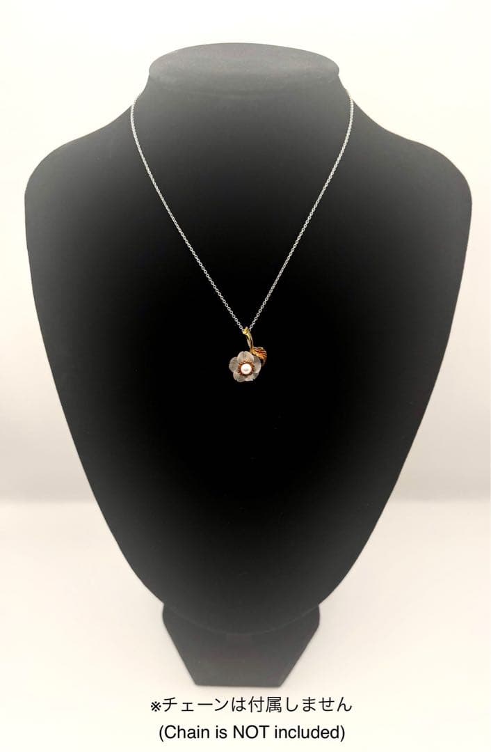 TASAKI K18 yellow gold flower motif pendant top with a 4.4mm baby pearl