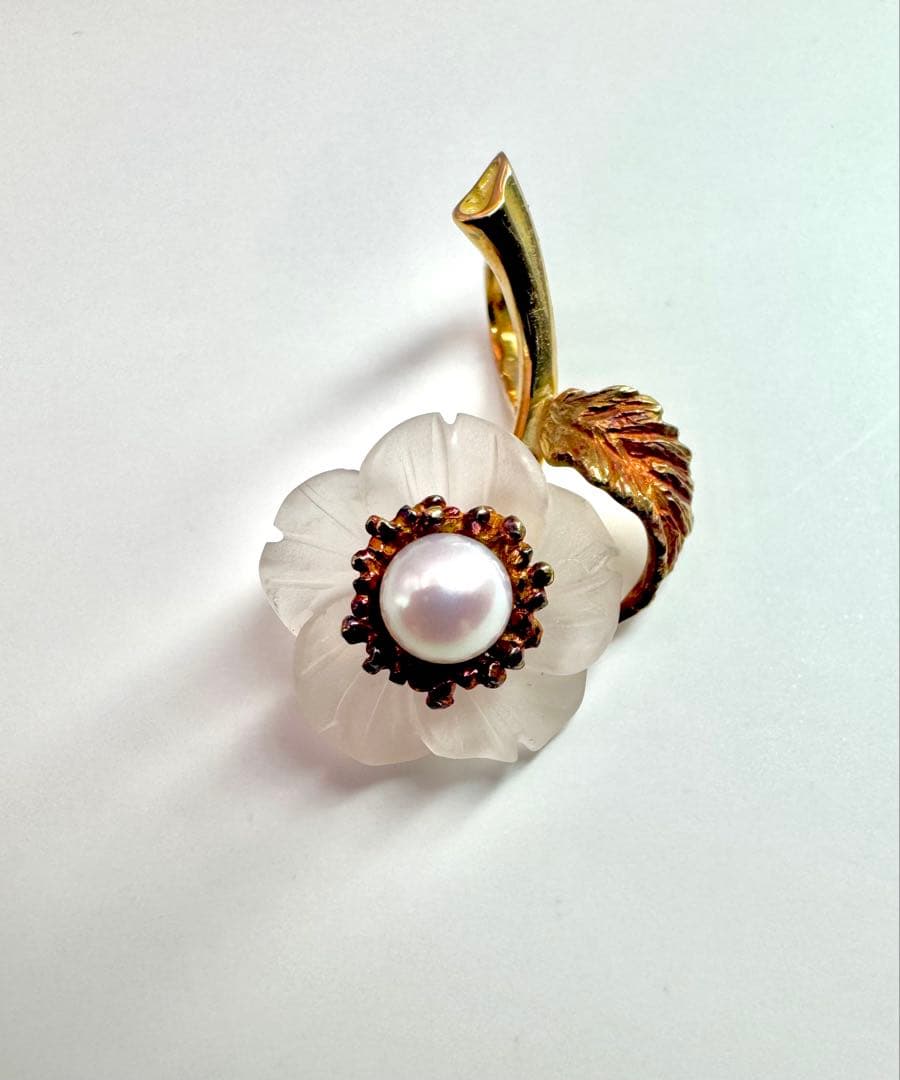 TASAKI K18 yellow gold flower motif pendant top with a 4.4mm baby pearl