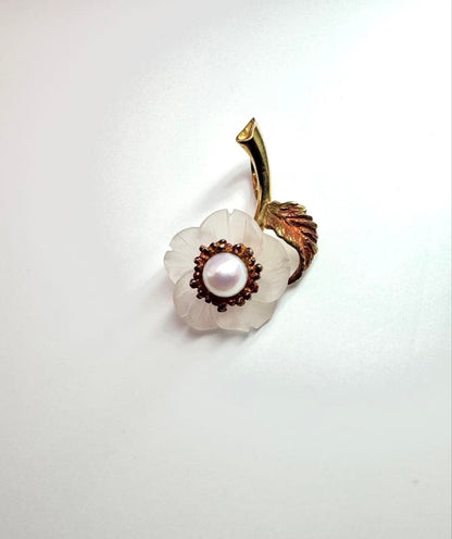 TASAKI K18 yellow gold flower motif pendant top with a 4.4mm baby pearl