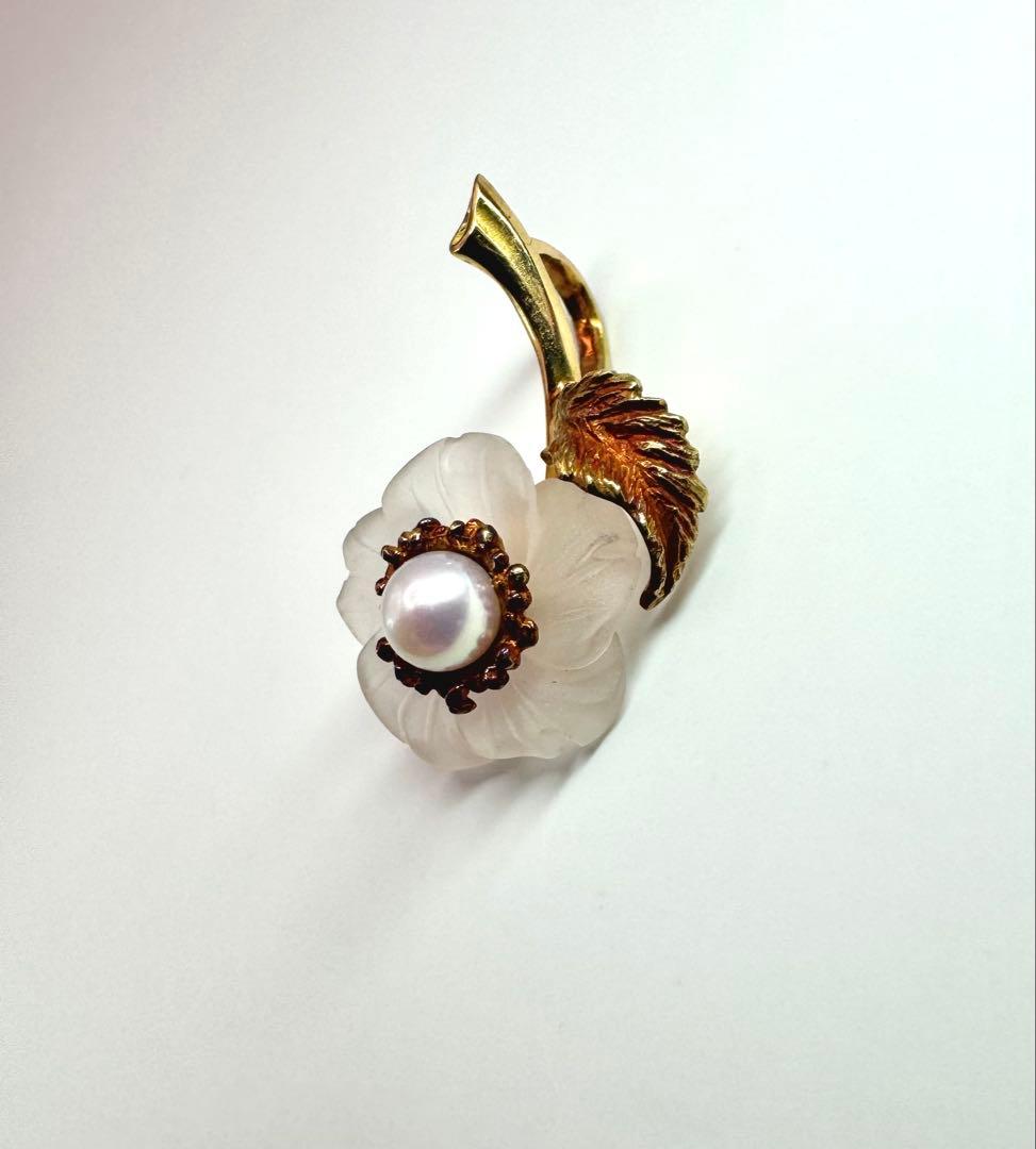 TASAKI K18 yellow gold flower motif pendant top with a 4.4mm baby pearl