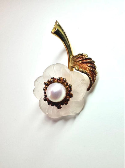 TASAKI K18 yellow gold flower motif pendant top with a 4.4mm baby pearl