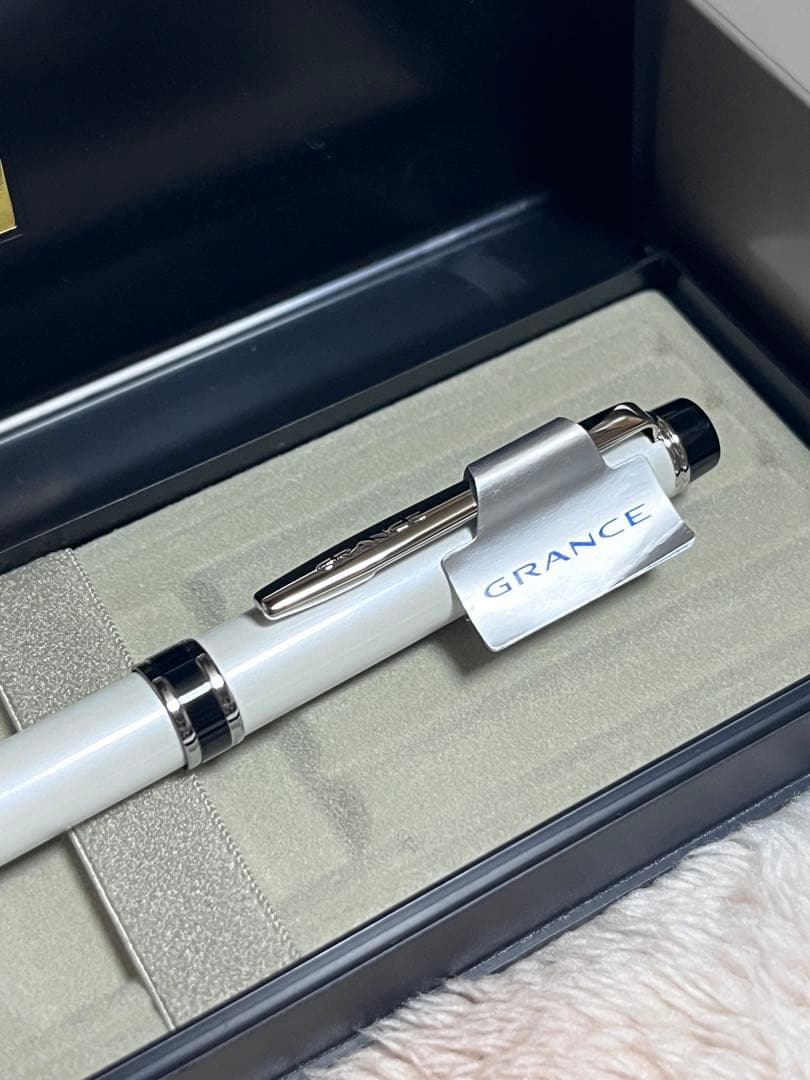 Pilot Granse Susuran 0.5mm mechanical pencil with brass barrel and tip chuck type cap slide design