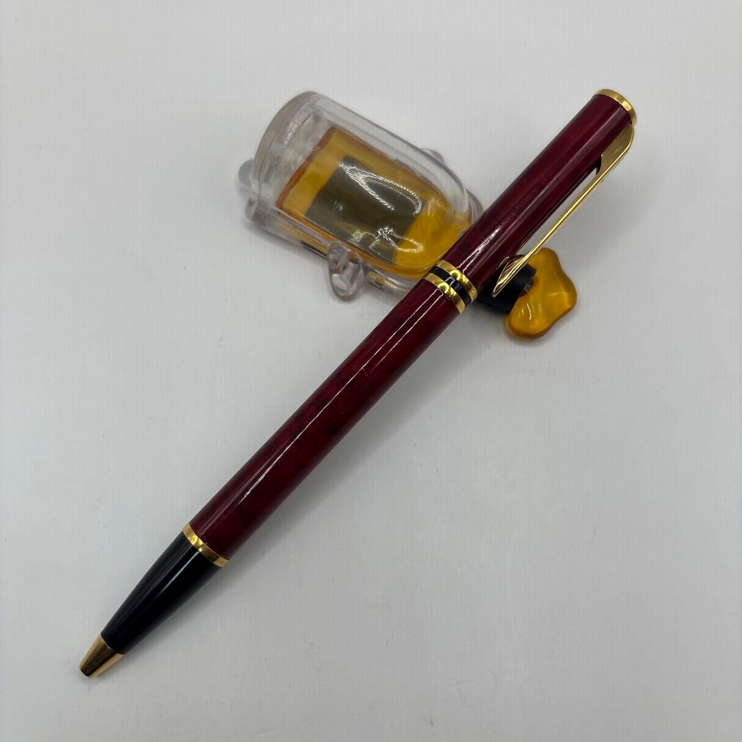 Waterman Laureat twist ballpoint pen in Bordeaux Red Marble with plastic body, used condition