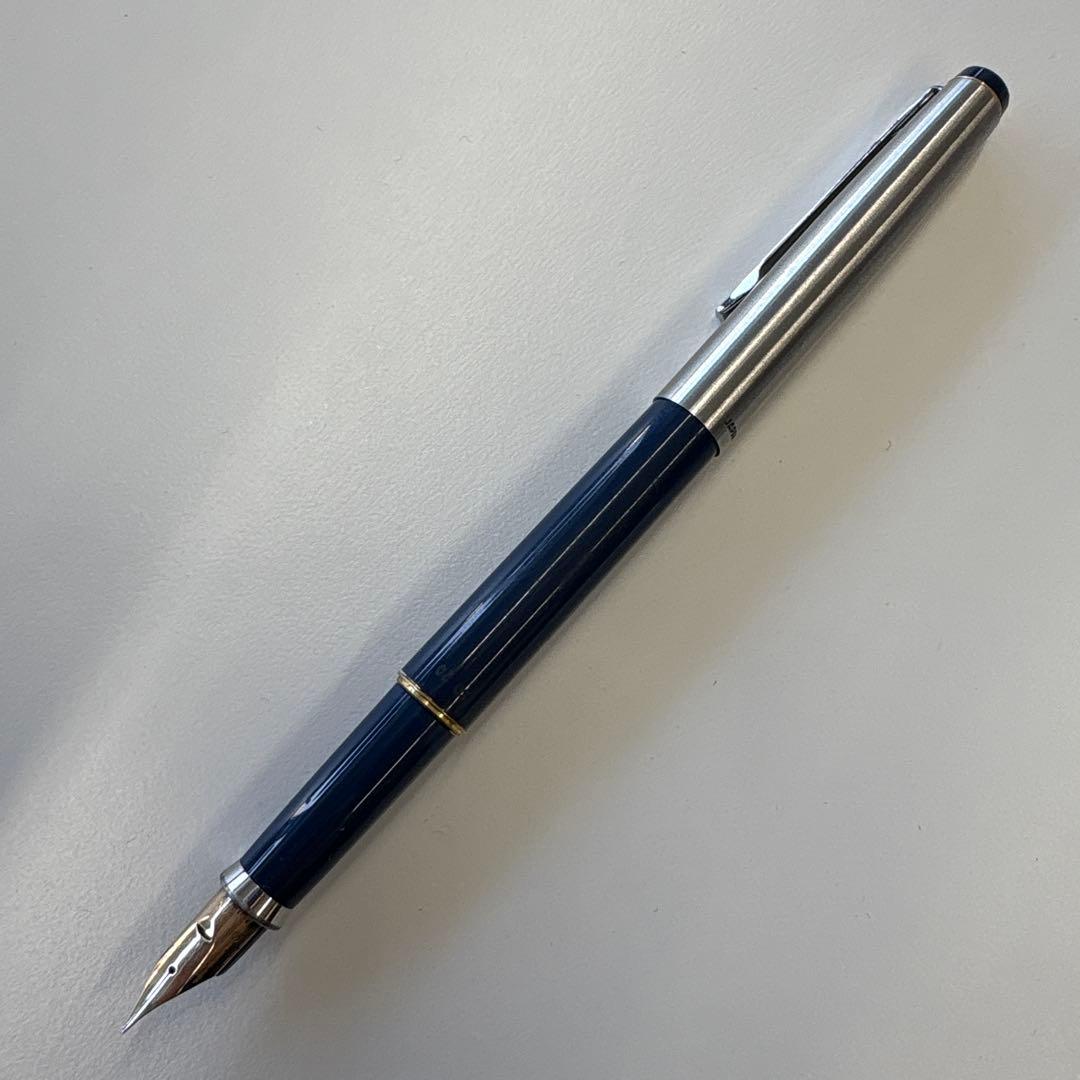 Pilot Fountain Pen model 14K585 with 14K gold nib and sleek black barrel