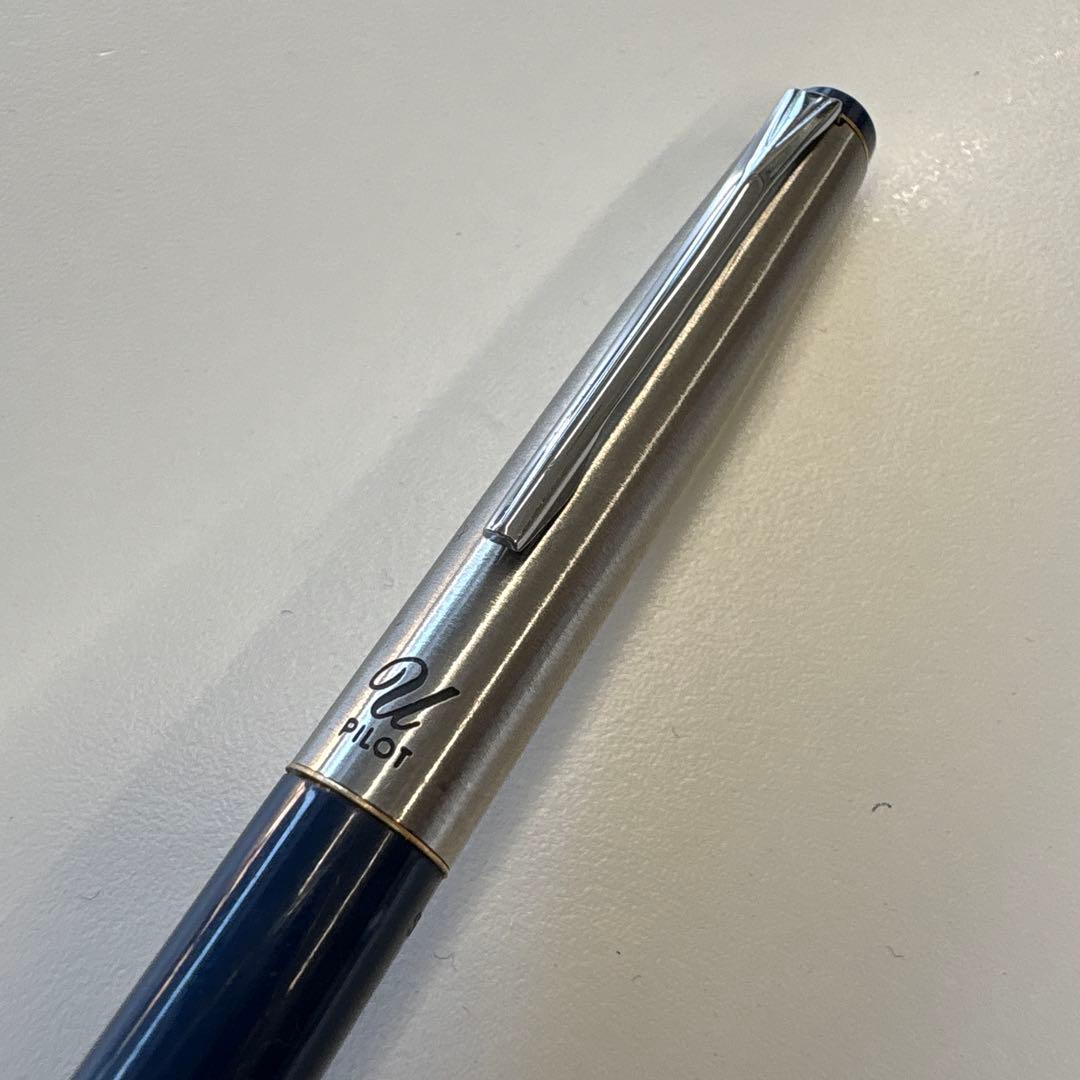 Pilot Fountain Pen model 14K585 with 14K gold nib and sleek black barrel