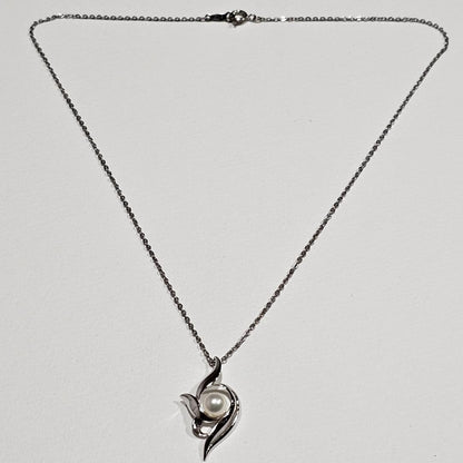 Mikimoto 1548 pearl necklace with 6mm pearls on a 40cm sterling silver chain