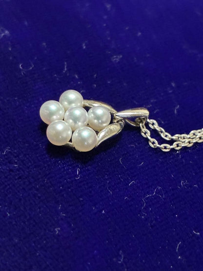 MIKIMOTO Baby Pearl Necklace featuring 6 pearls and a flower-arrange pendant on a 40cm chain