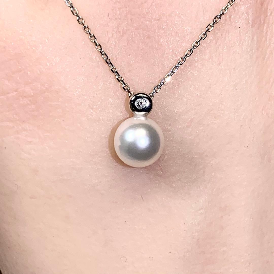 Tasaki pearl pendant necklace in K18 white gold with 7.1 mm pearl and diamond stones on a 42.5 cm chain