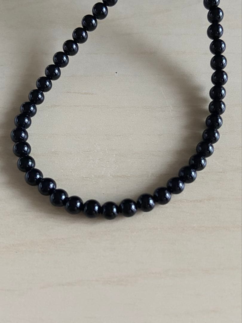 Agaat Onyx Necklace in silver with 40 cm chain and 4 mm black onyx beads