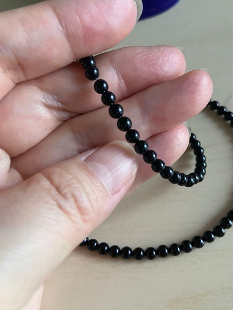 Agaat Onyx Necklace in silver with 40 cm chain and 4 mm black onyx beads