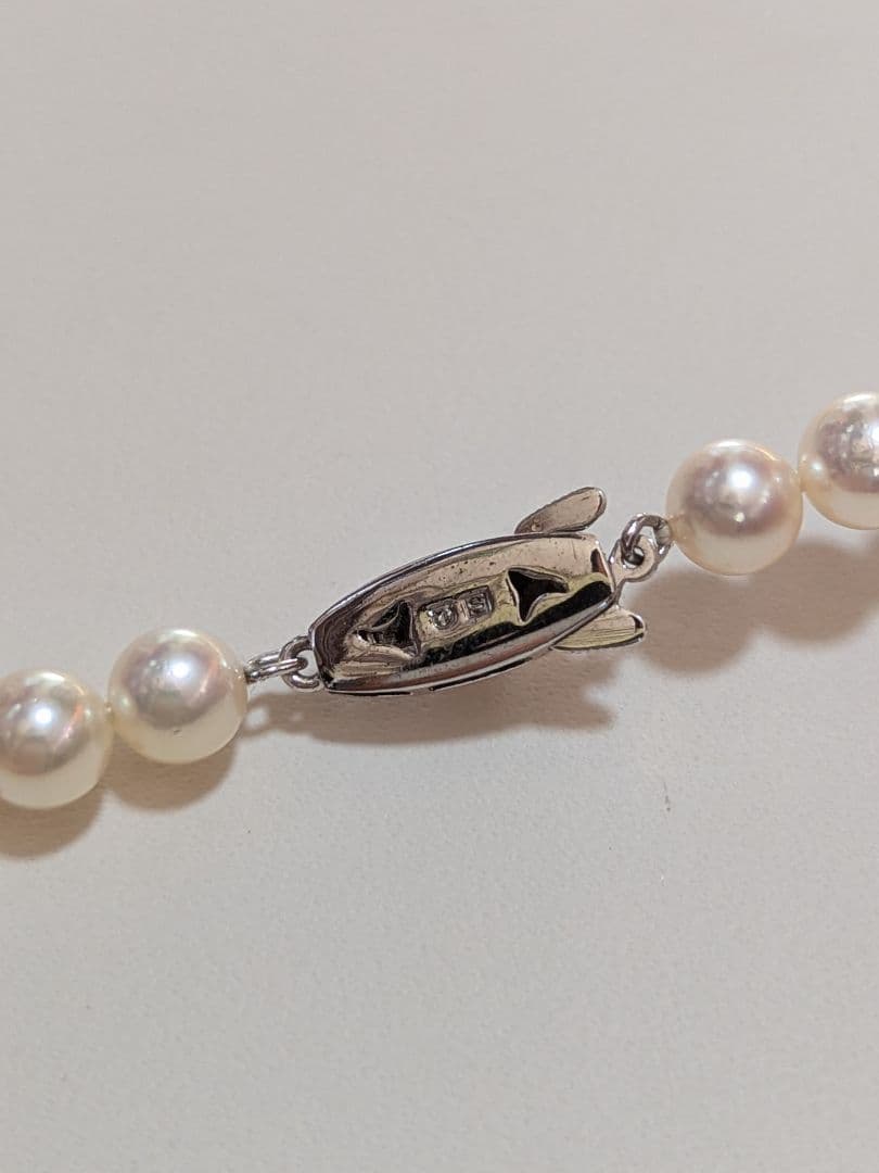 Tasaki Akoya pearl necklace with 6.5-7mm pearls and silver clasp, 42cm length