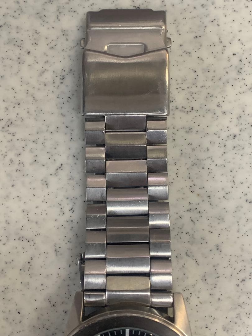 NIXON the private Analog Men's Watch — Japanese
