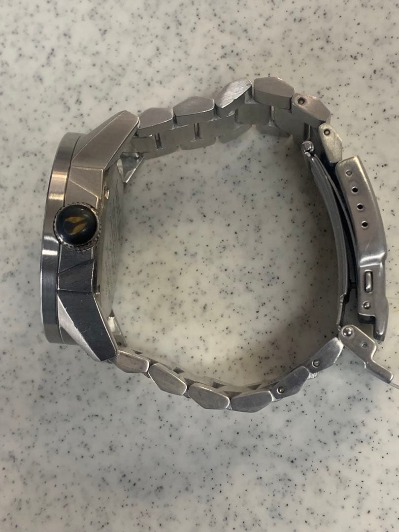NIXON the private Analog Men's Watch — Japanese