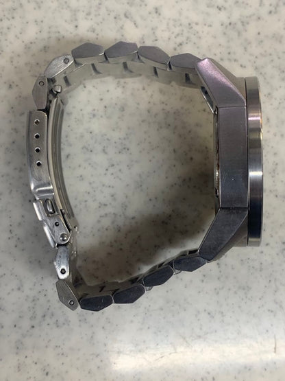 NIXON the private Analog Men's Watch — Japanese