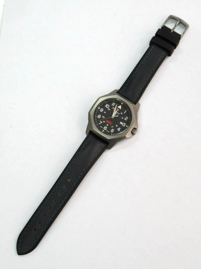 TIMEX TW2V85700 Quartz Men's Watch — Japanese