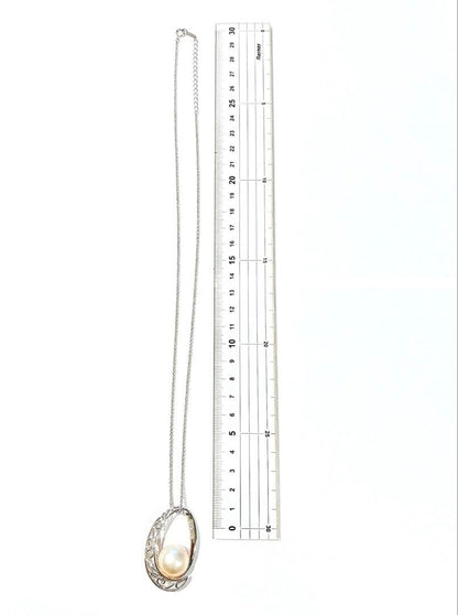 Tasaki Mother-of-Pearl Necklace with 15.8mm pearl pendant, 60cm chain, elegant jewelry piece