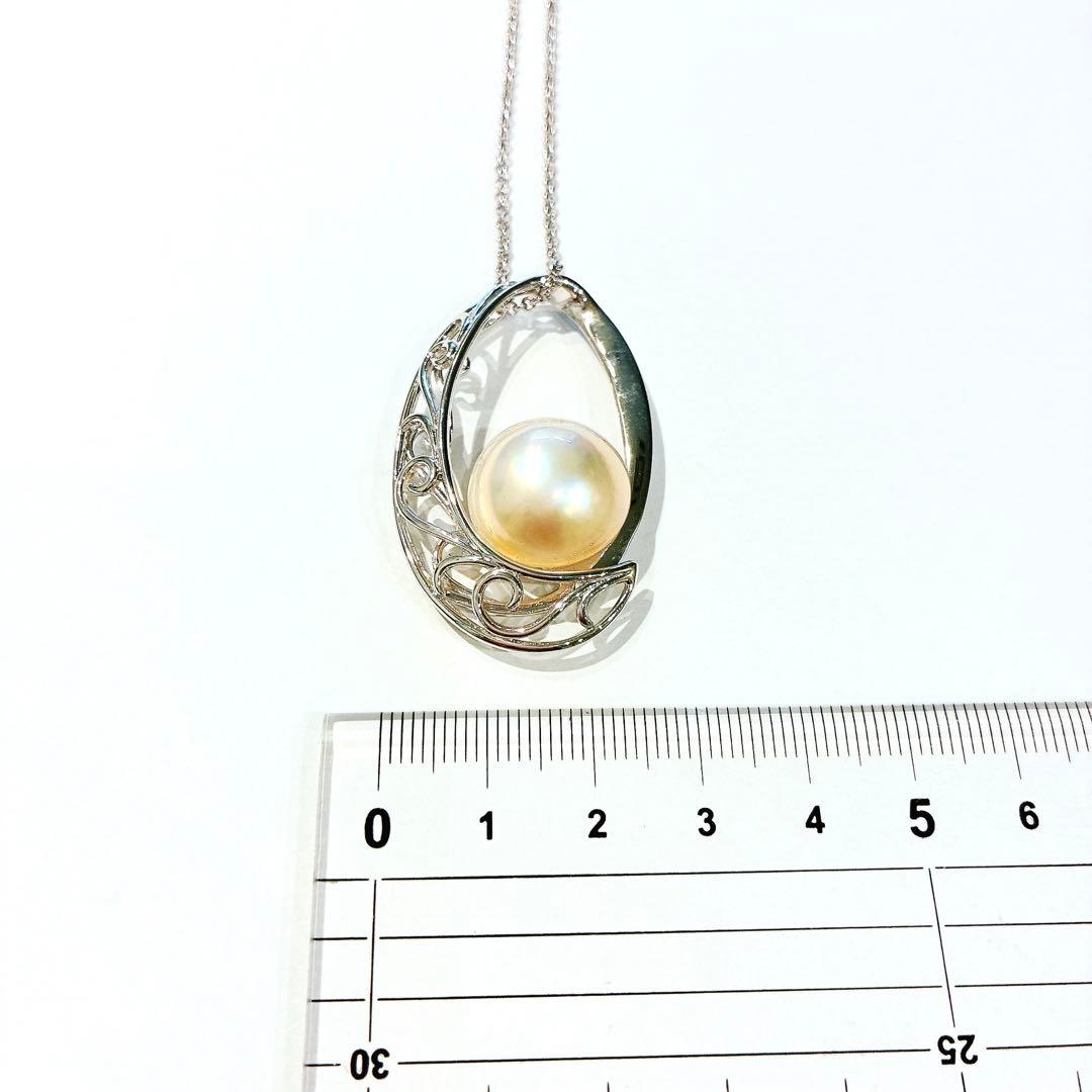 Tasaki Mother-of-Pearl Necklace with 15.8mm pearl pendant, 60cm chain, elegant jewelry piece