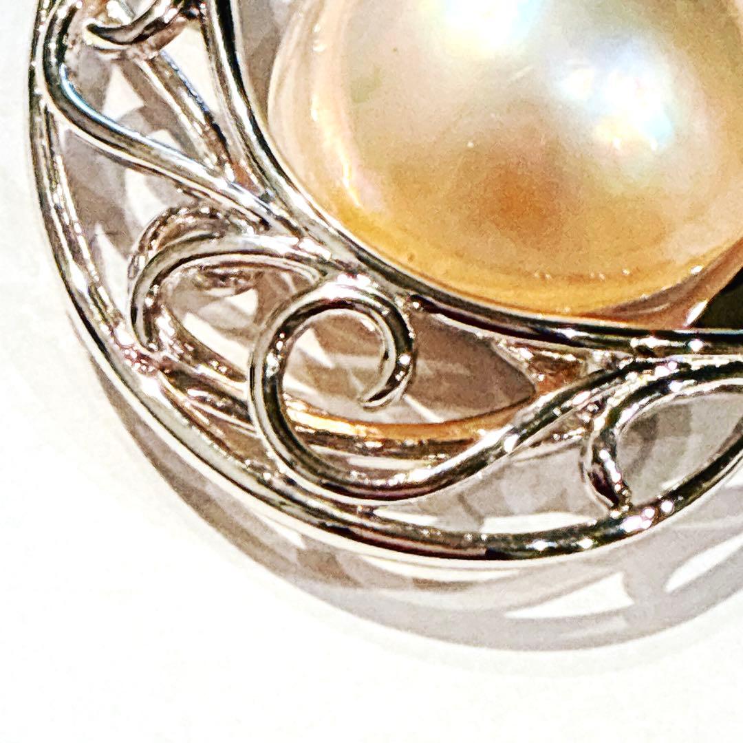 Tasaki Mother-of-Pearl Necklace with 15.8mm pearl pendant, 60cm chain, elegant jewelry piece