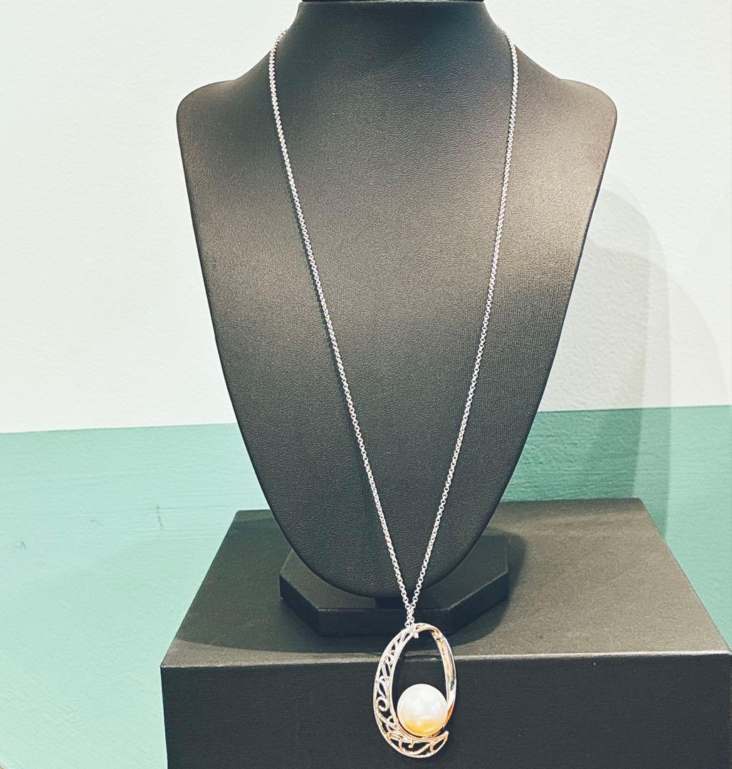 Tasaki Mother-of-Pearl Necklace with 15.8mm pearl pendant, 60cm chain, elegant jewelry piece