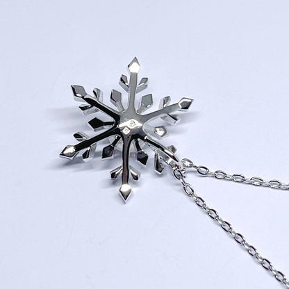 Mikimoto Snowflake pearl necklace with 6.2mm pearls and silver chain 42cm length