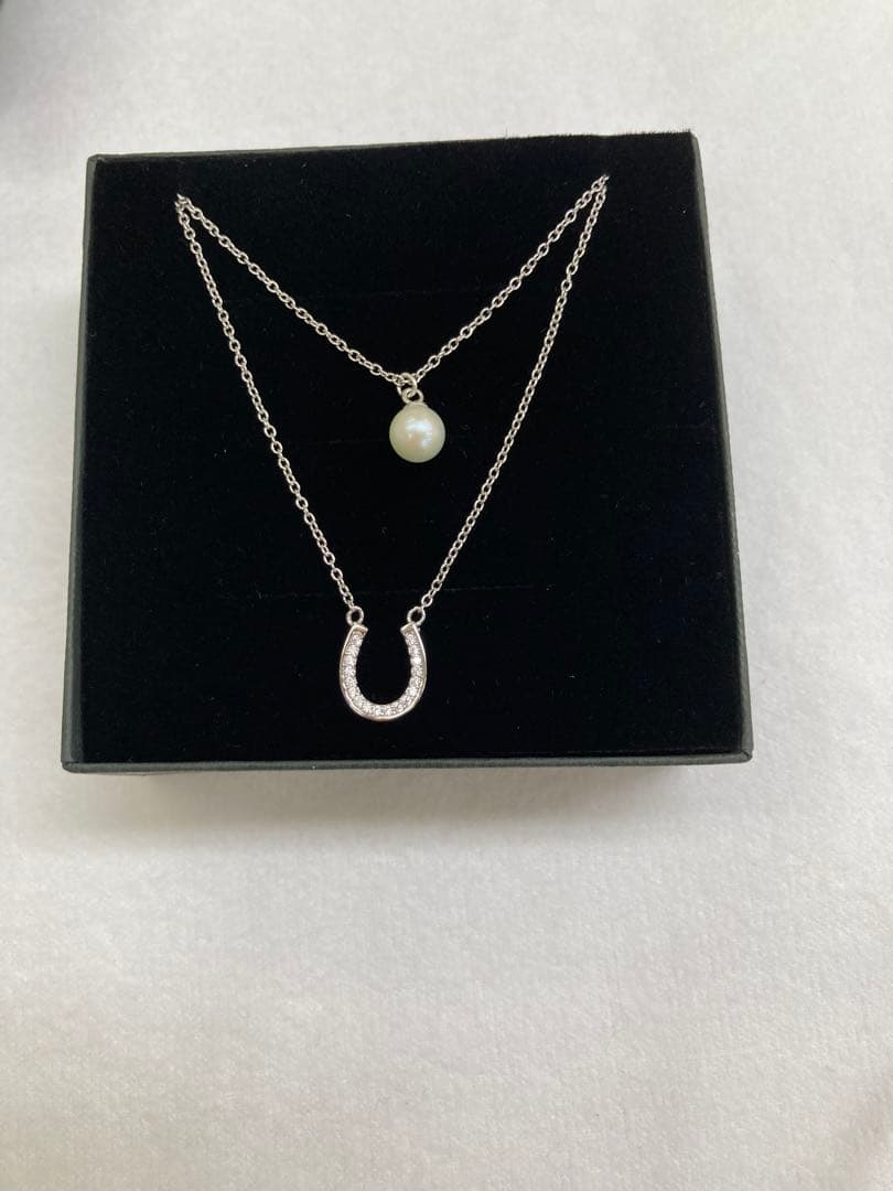 Silver 925 double chain necklace with a 6mm round white yellow tone Akoya pearl pendant