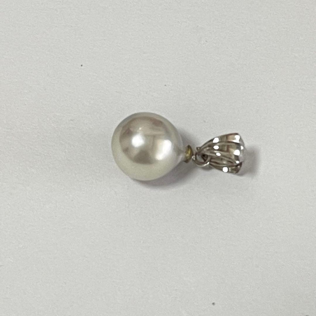 Akoya pearl natural pendant top with 8.0-8.5 mm pearl and silver Viking bight