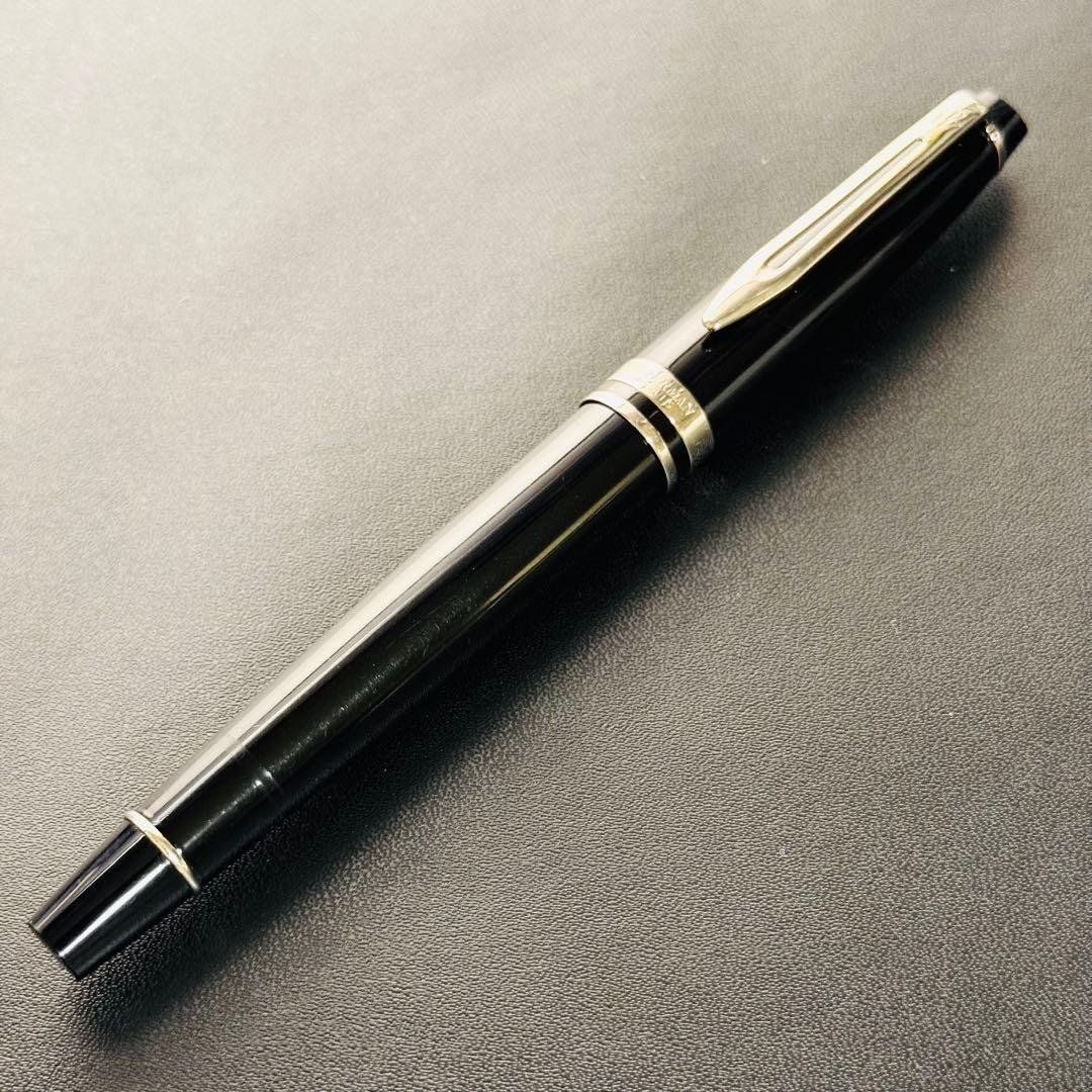 Waterman Expert Essential Black fountain pen with silver stainless steel accents and fine point nib