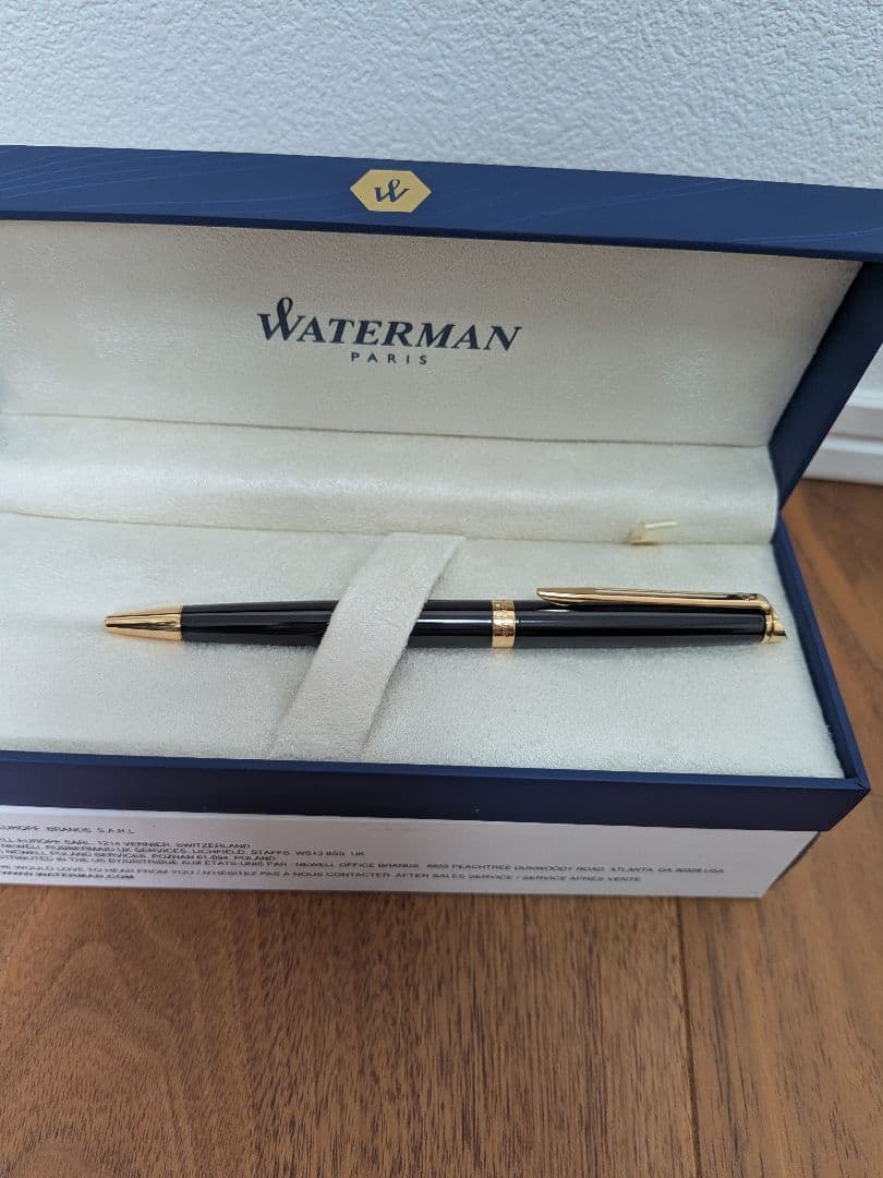 WATERMAN Metropolitan ballpoint pen with black body and gold accents