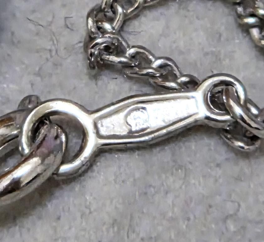 MIKIMOTO Pearl Cross SILVER Brooch 43347 featuring pearls on a 43 cm silver chain