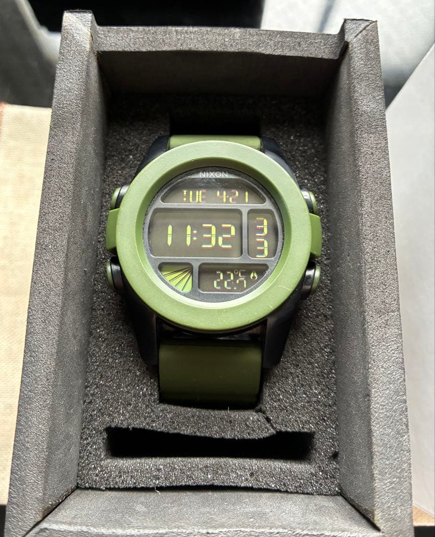 NIXON ユニット Digital Men's Watch — Japanese
