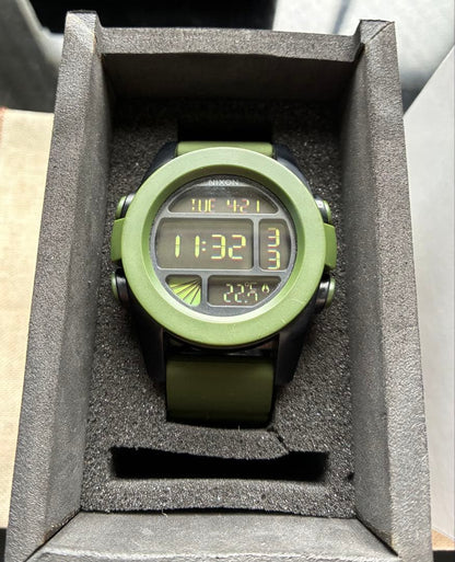 NIXON ユニット Digital Men's Watch — Japanese