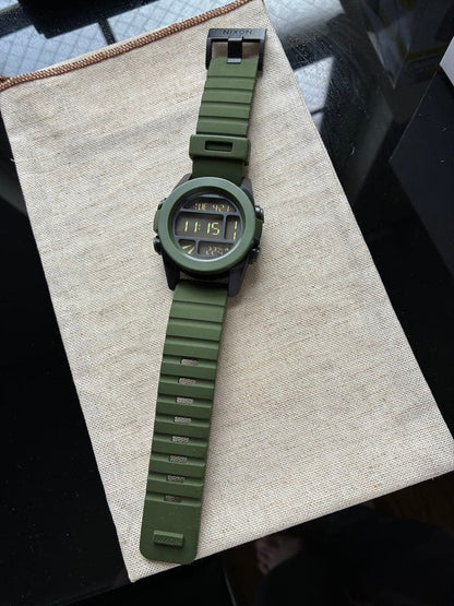 NIXON ユニット Digital Men's Watch — Japanese
