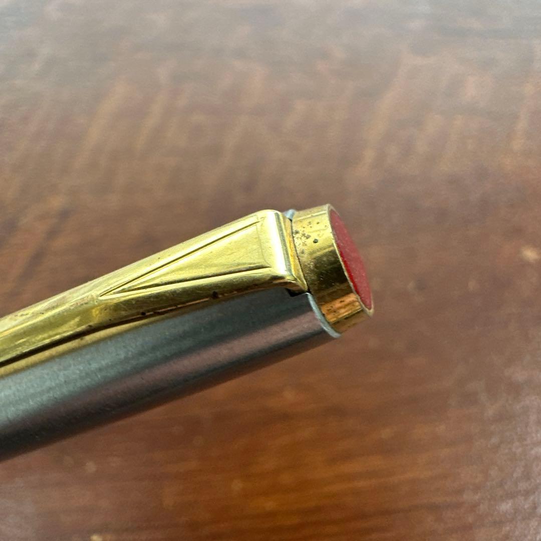 Showa Retro Pilot Fountain Pen with 14K 585 fine tip, red barrel, and gold cap, length 13.5 cm