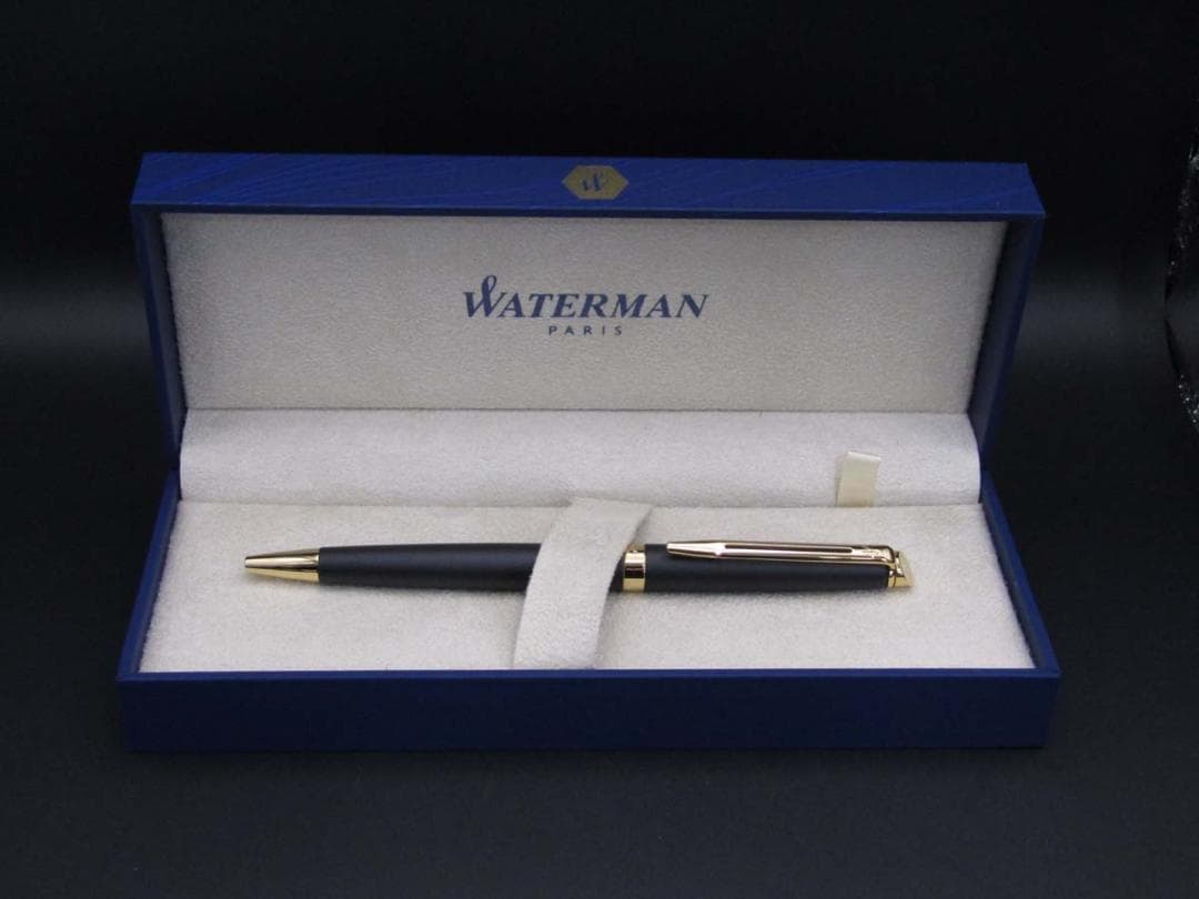 Waterman Metropolitan Essential Matte Black GT ballpoint pen with smooth black lacquer and gold plate trim