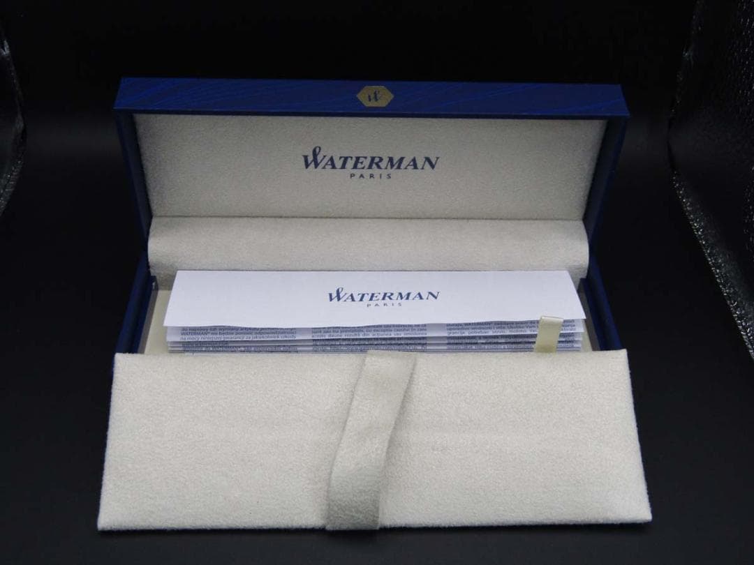 Waterman Metropolitan Essential Matte Black GT ballpoint pen with smooth black lacquer and gold plate trim