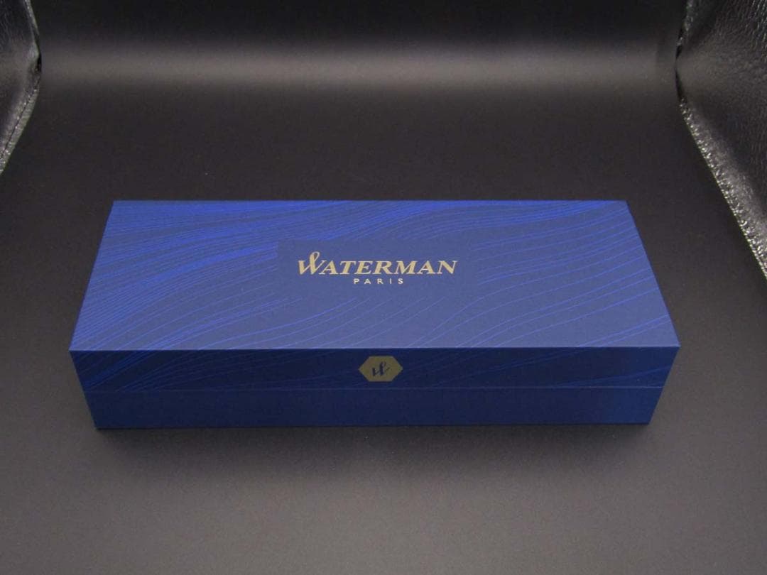 Waterman Metropolitan Essential Matte Black GT ballpoint pen with smooth black lacquer and gold plate trim