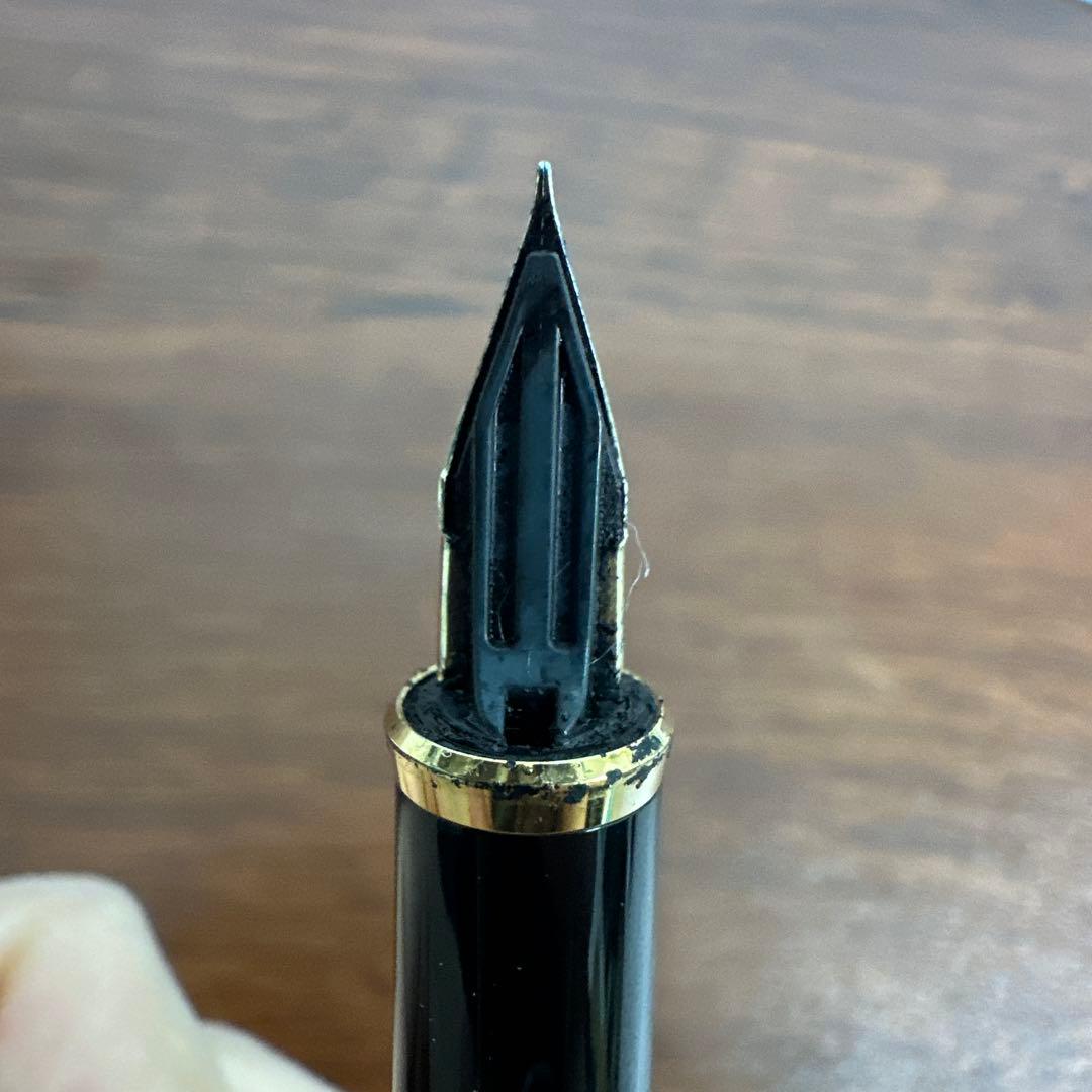 Pilot fountain pen in excellent condition with 14K gold name engraving on the barrel