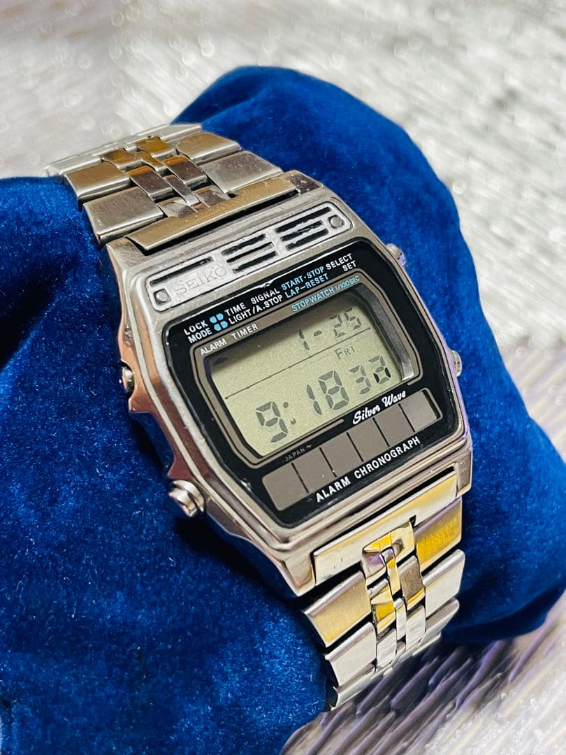 SEIKO A258-5000 Digital Men's Watch — Japanese