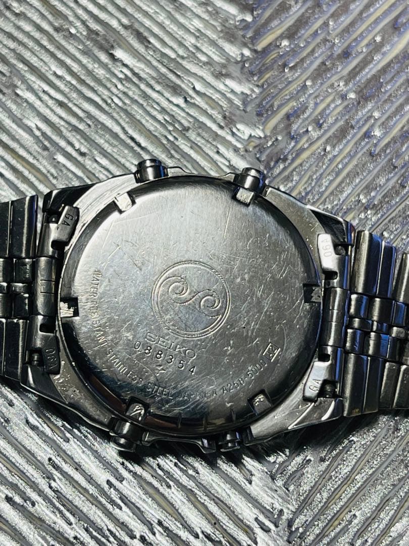 SEIKO A258-5000 Digital Men's Watch — Japanese