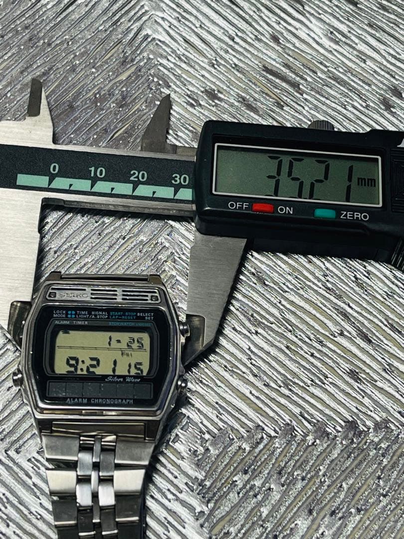 SEIKO A258-5000 Digital Men's Watch — Japanese