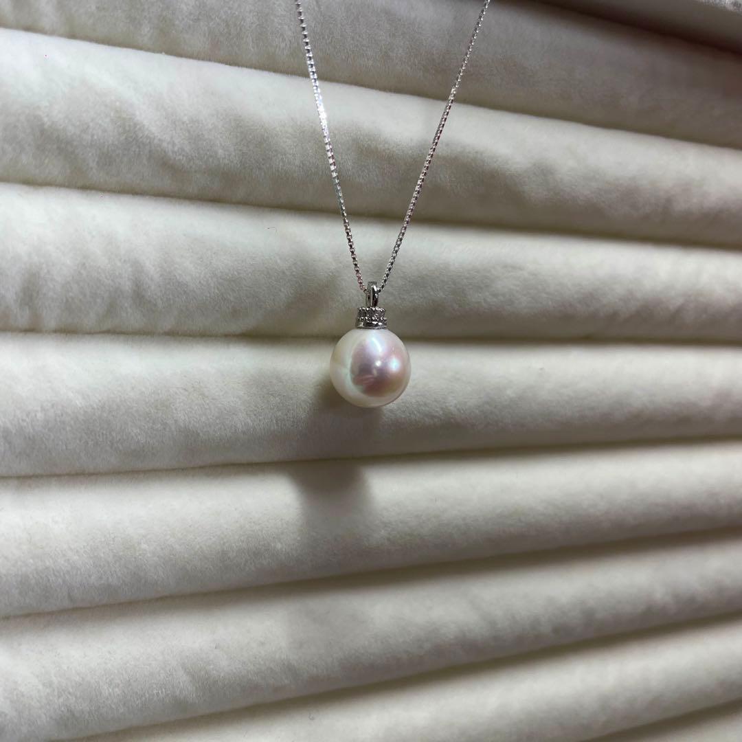 Akoya pearl necklace featuring large 10mm pearls with silver S925 metal parts, 45cm length