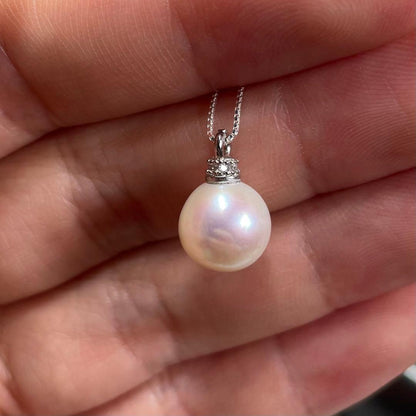 Akoya pearl necklace featuring large 10mm pearls with silver S925 metal parts, 45cm length