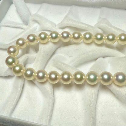 Mikimoto Akoya pearl necklace featuring 7-7.3mm pearls measuring 42cm in length
