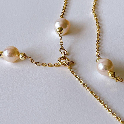 Akoya pearl baroque long Y-shaped necklace with 7mm pearls and gold granules on a 75cm chain